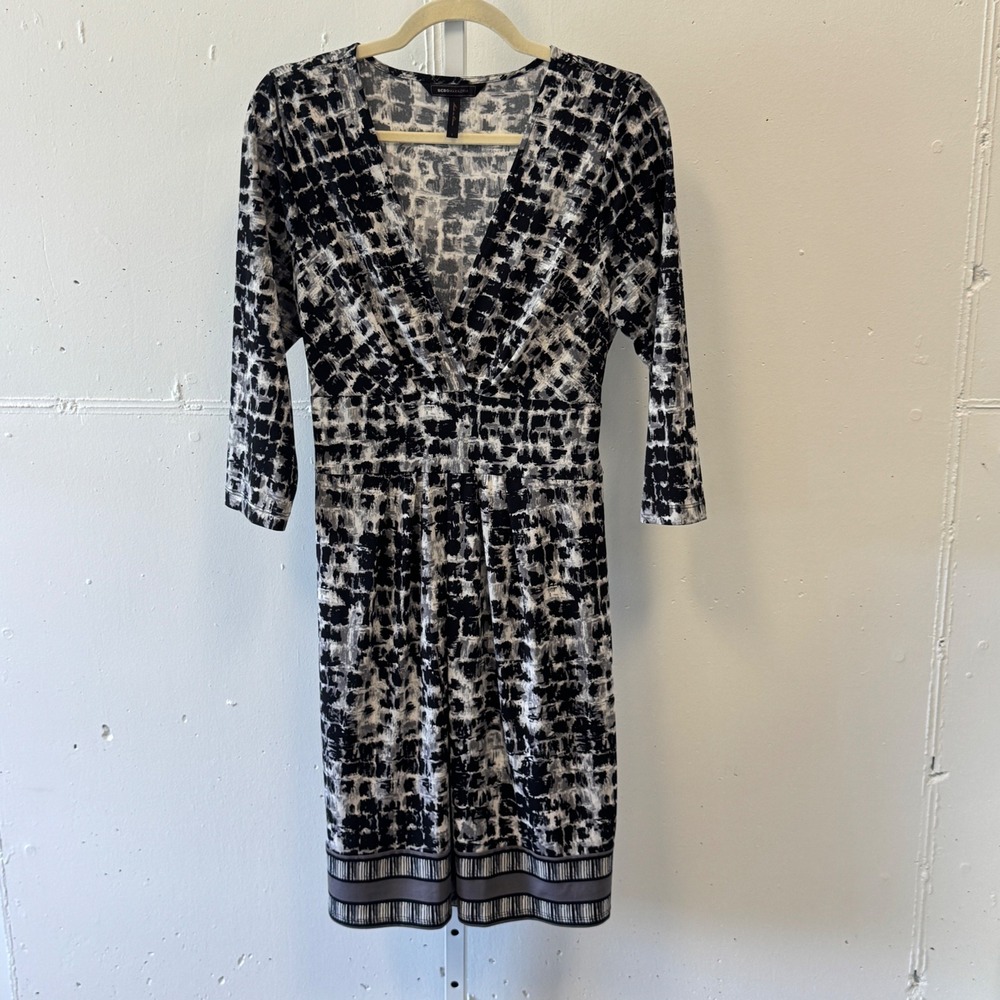 BCBGMAXAZRIA Abstract Print V-Neck Tie Back Knee Length Dress Large Black White
